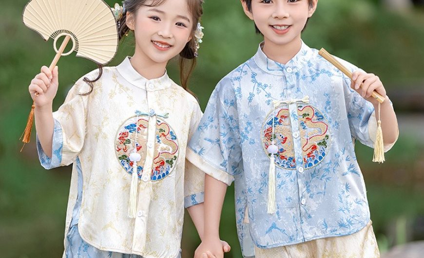 The Traditional Beauty of the Hani kids, children’s modern hanfu from china