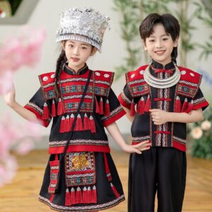 Xiao Hua and Her Miao Costume, fhattire kids’ hanfu