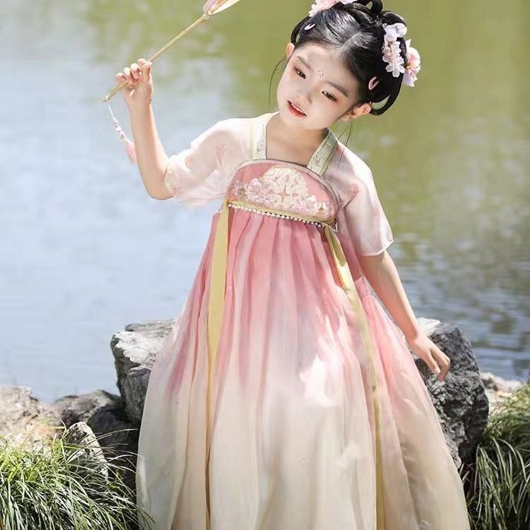 Kids’ Hanfu from China A Traditional Design Small Dress Retro Embroidered Flowing Long Dress Spring